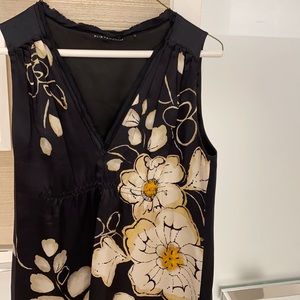 Elie Tahari silk slip on dress great condition